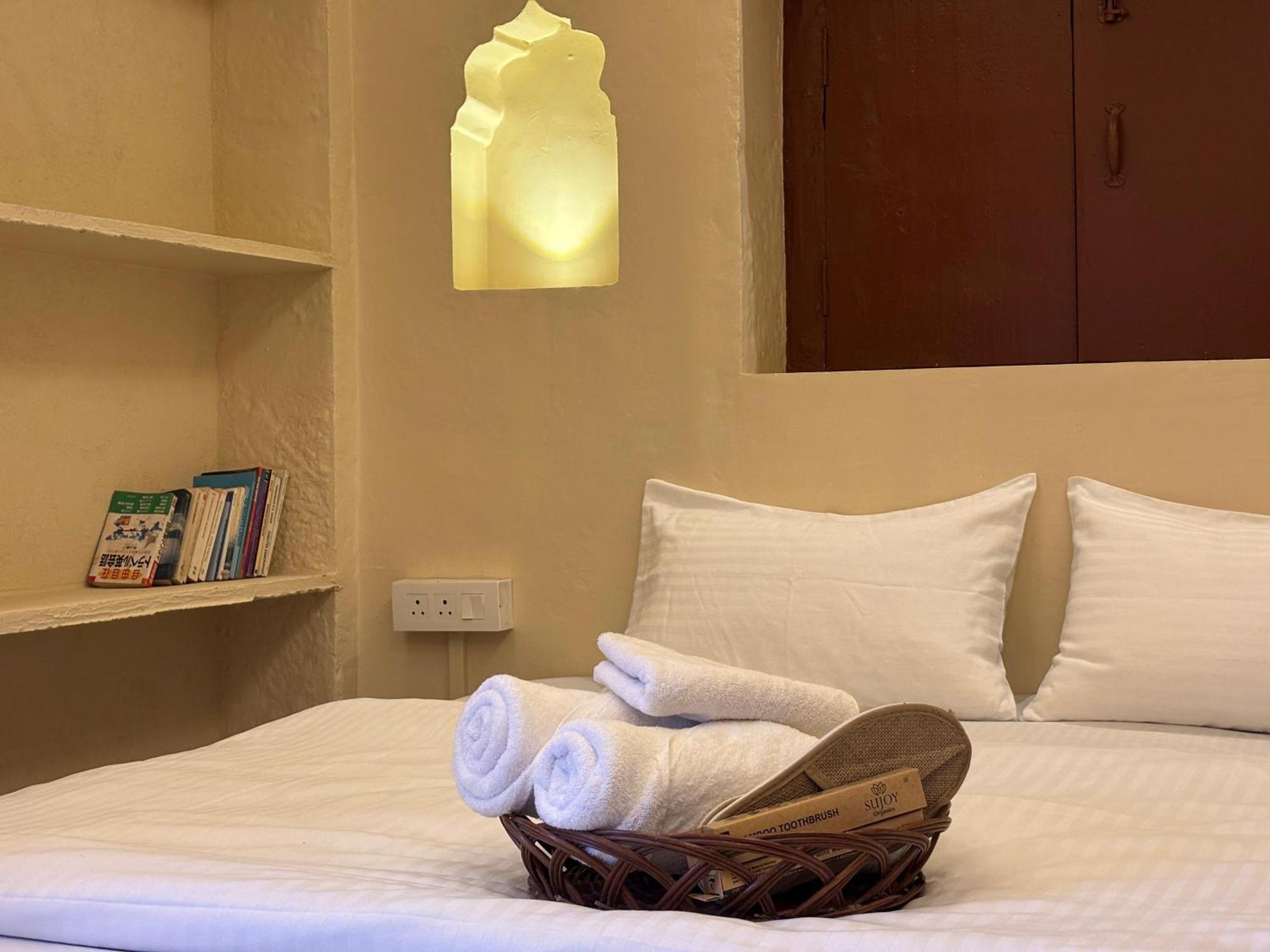 Vintage River Homestay Varanasi Exterior foto